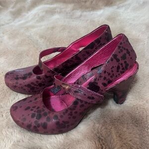 Tsubo Burgundy Textured Print Heels 7.5/8